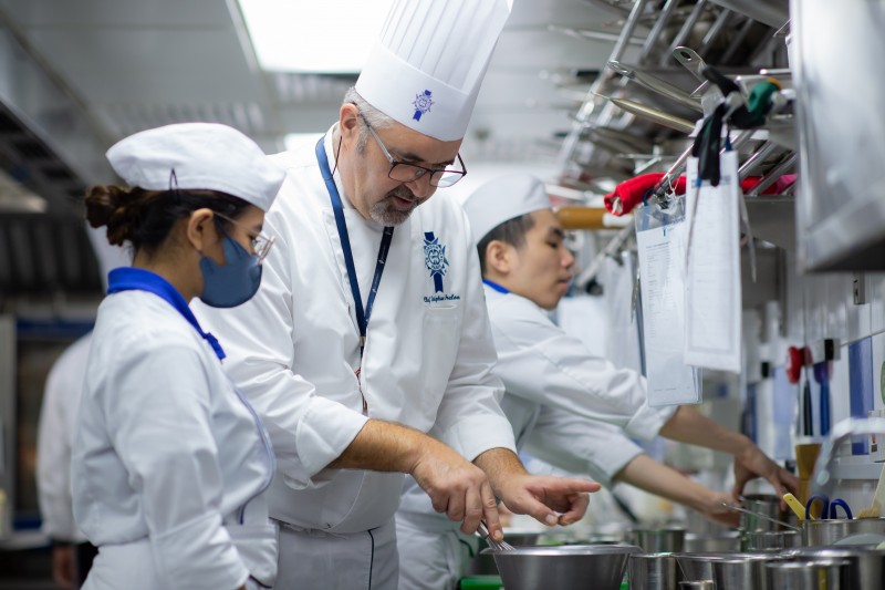 Students feel amazed when the chef instructors showed off their superb cooking skills.