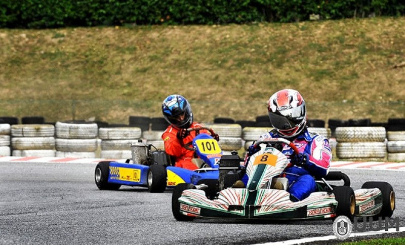 北大是世界上第一个在校内建设国际卡丁车（Go-Kart）赛道的大学，而且受到国际汽车联合会（FIA）的认可。此小型赛车运动，旨在鼓励我国有潜质的赛车手正式投入赛车领域，而不是沦为马路上非法赛车的飙车族。