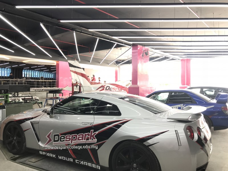 Despark汽车工程学院注重职业培训，以便学生在迈入职场时能快速地适应工作岗位。