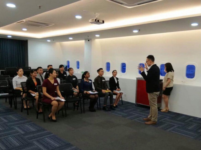 International airlines held an interview session in our academy.