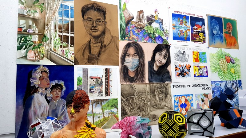 MIA 美术与设计课程重视学生基础画工技巧的训练，色彩的运用与掌握、物件构图及设计概念的重要性及创意。
