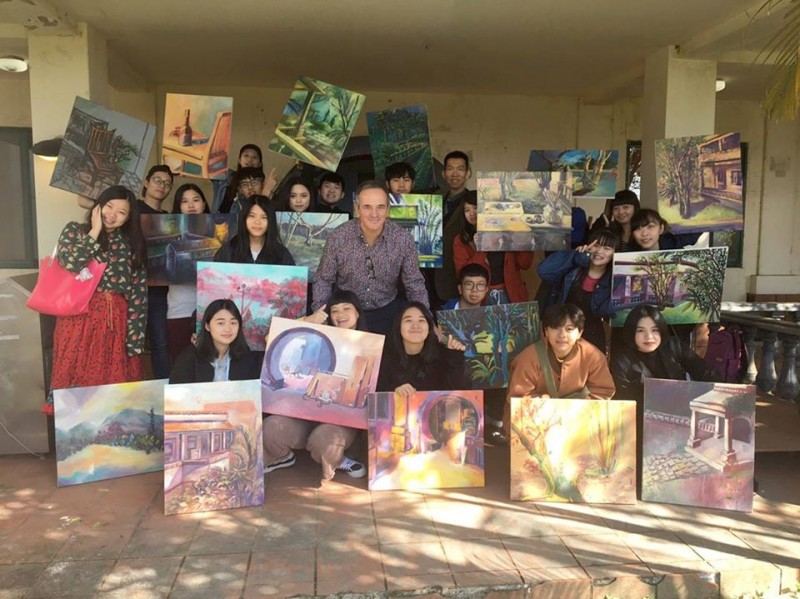 美術與文創學系邀請西班牙姊妹校卡斯提亞拉曼查大學(UCLM)昆卡校區藝術學院院長Dr. Javier Díez de Baldeón，蒞校開設國際化「繪畫中色彩的意義與表現技法」課程。