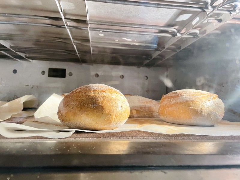 圆滚滚的面包。在烤箱里膨胀的瞬间，简直完美!