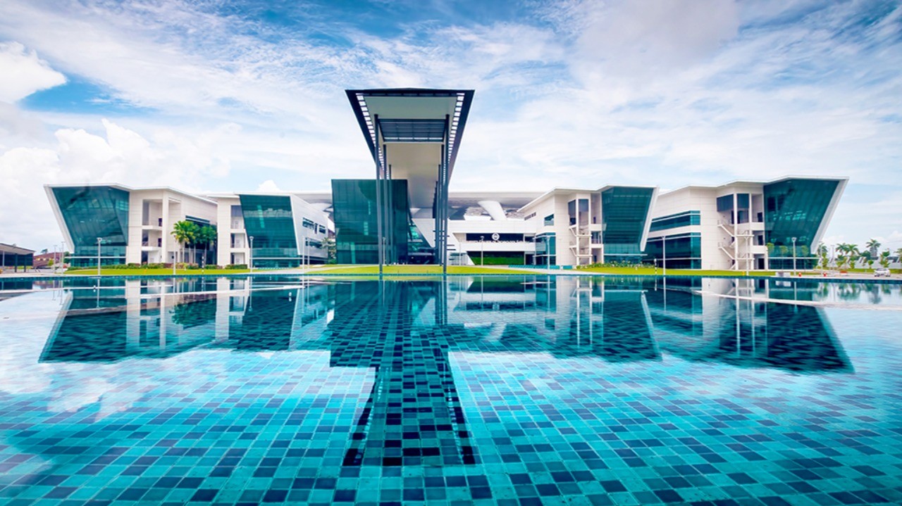 UNIVERSITY COLLEGE OF TECHNOLOGY SARAWAK