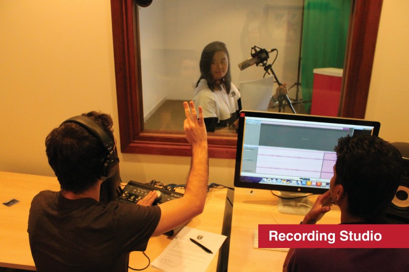 Faculty of Business and Communication
Media and Broadcasting Centre 
Students gain practical experience in the Media and Broadcasting Centre, where they learn to operate industry-standard equipment and develop production skills under the guidance of experienced instructors.