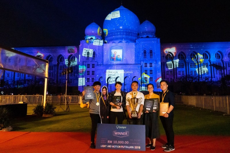 达尔尚数码媒体学生在布城司法宫大型投影比赛夺冠，除了赢得RM10,000奖金，也列为2020新年倒数活动之一。