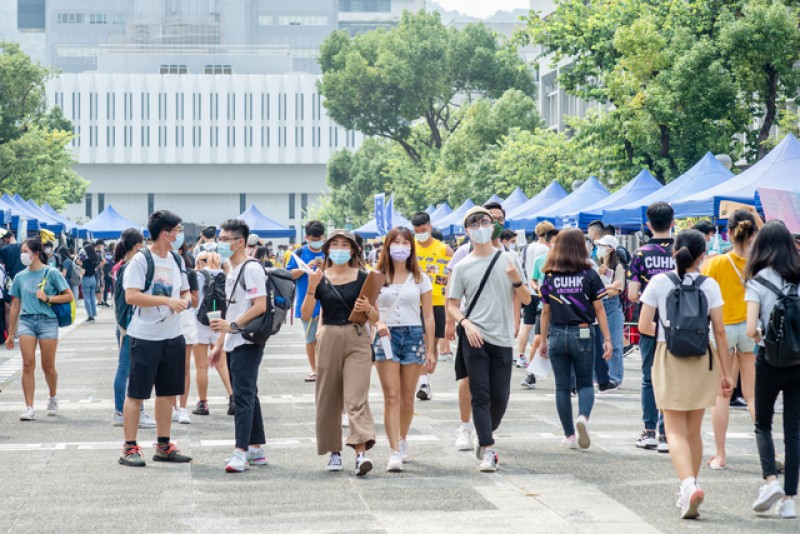 学生获保证三年入住在校宿舍, 透过多姿多彩的舍堂活动结交朋友。