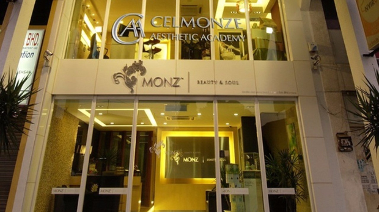 CAA 美容MBA企管商学院