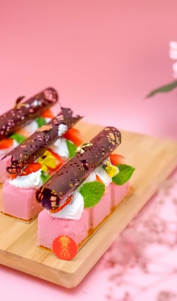 学生用心打造的缤纷法式甜点世界，势必要满足食客视觉与味蕾的双重享受。