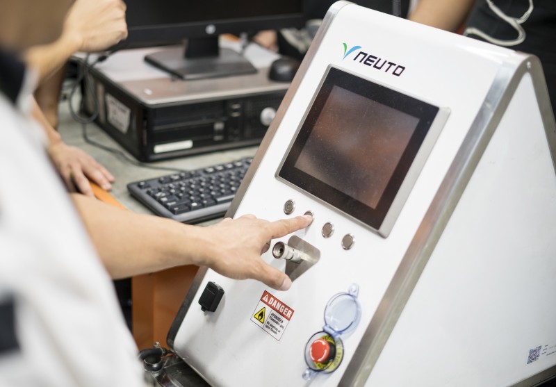 NEUTO is the only engine cleaning system that is intelligent enough to customize treatment for your car based on emission gas analysis.This is a green and organic way to better clean the engine by converting the carbon deposits into hydrocarbons that get burnt away with no other pollutants or harmful byproducts to the environment.