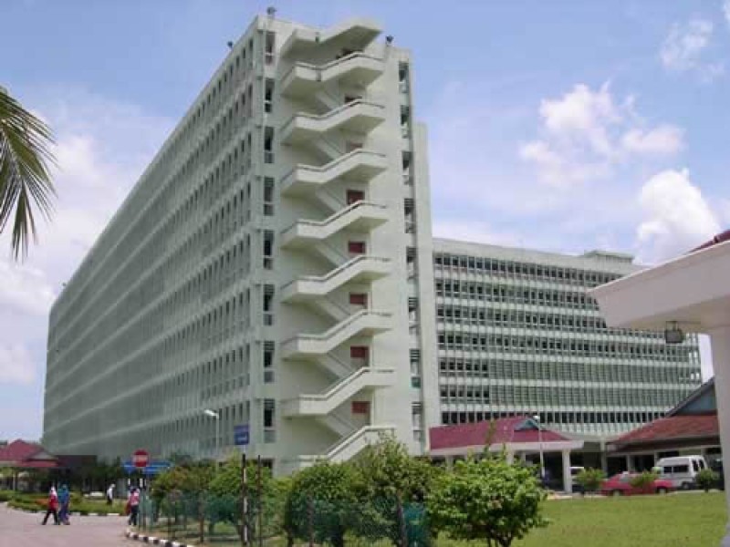 成立于1982年的理大医院（Hospital USM, HUSM）与理大医学系分校为邻。此医院除了提供基本的医疗服务，也在医药领域进行多方面的研究。理大医学系分校的学生须到此完成实习，亲自体验医生的工作，并累积相关的经验。